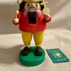 RICHARD GLASSER NUTCRACKER KING - GOLD CROWN 8.5"  GERMANY